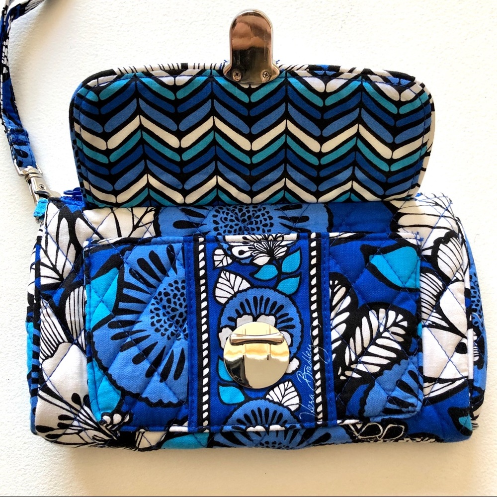 Vera Bradley Wristlet/Large Wallet Gently Used - Picture 3 of 7